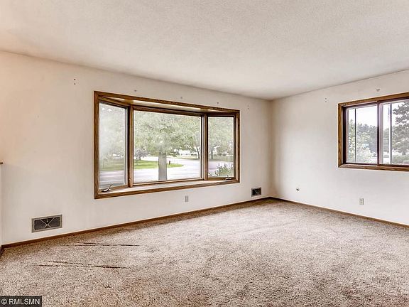 4th image of 1144 Lincoln Ave
