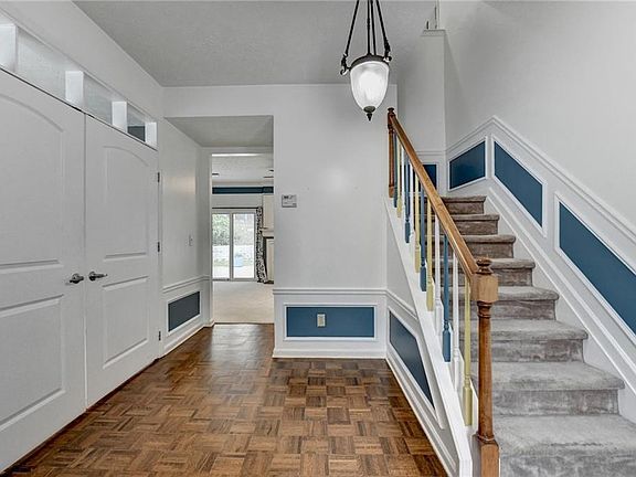 5th image of 302 Cimarron Way