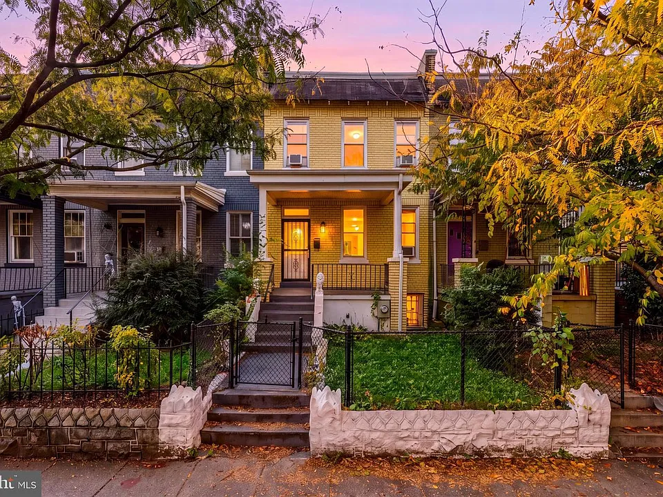 321 Bryant St NE