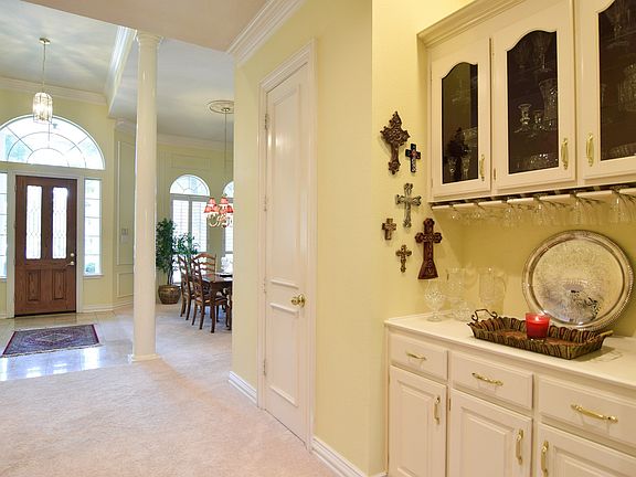 3rd image of 713 Forest Bend Dr