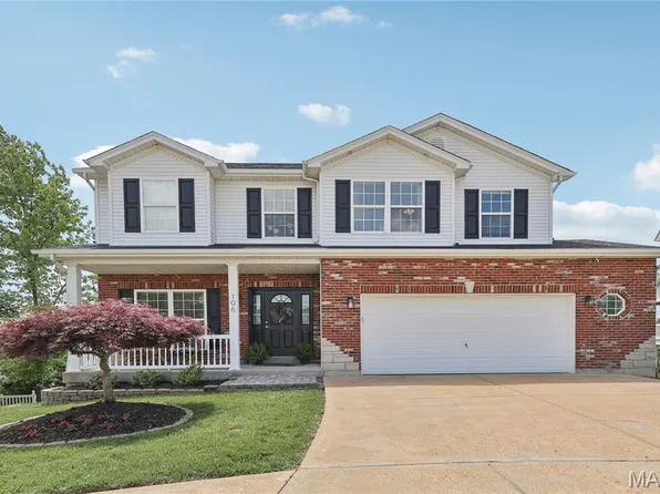 106 Winter Lake Blvd, Fenton, MO 63026
