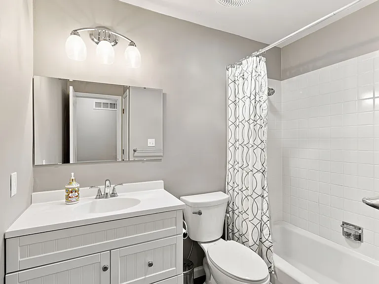 4874 Vermilion Dr — Photo 15
