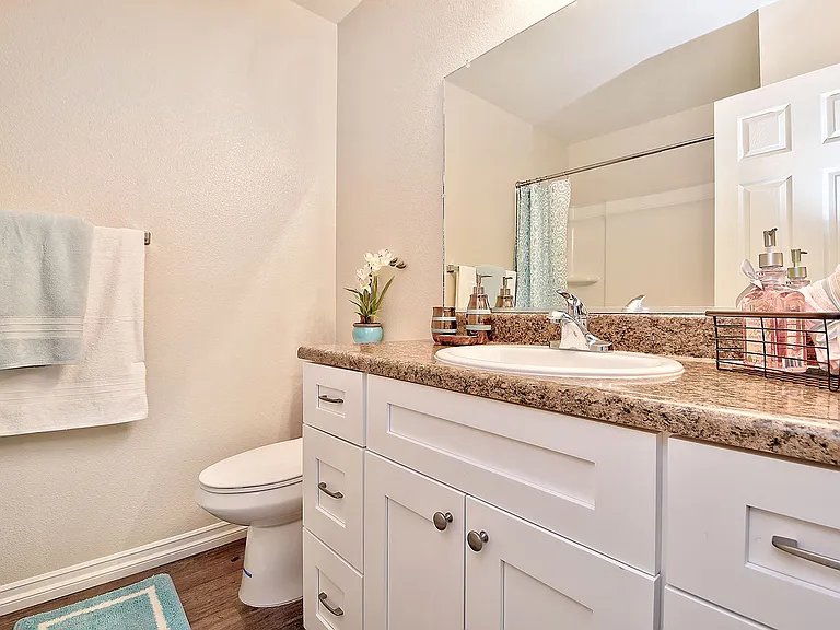 Fairway Manor Apartment Homes Bathroom