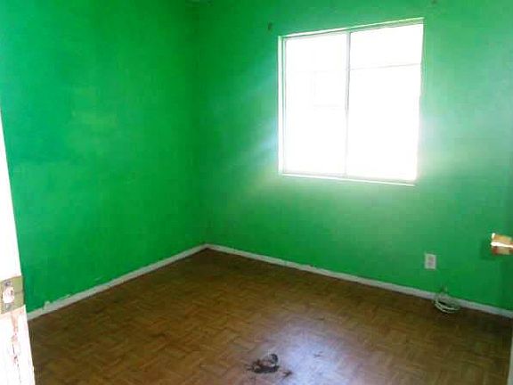 2nd image of 815 N Alameda Ave