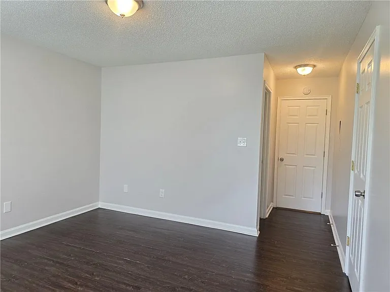 1504 Cain Ct — Photo 11