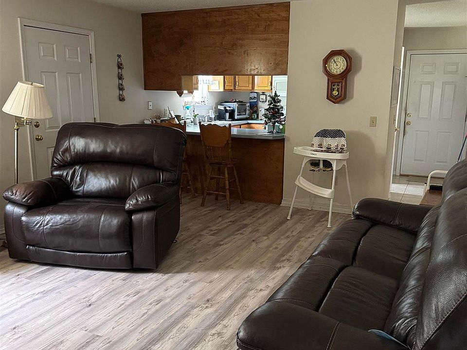 2nd image of 3823 N Simmons Rd
