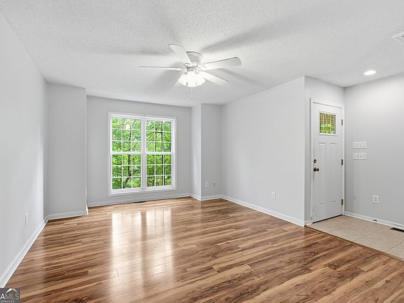 5th image of 221 Eden Woods