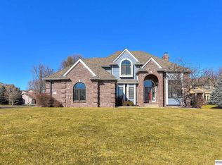 1302 Phoenix Cir, Papillion, NE 68046