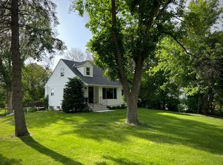 2253 Dellwood St, Roseville, MN 55113