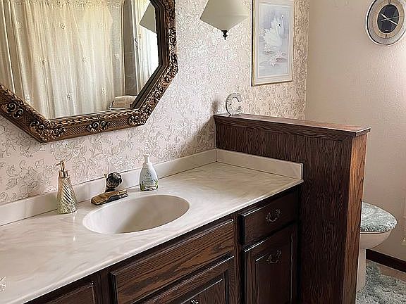 Bathroom - Main Level