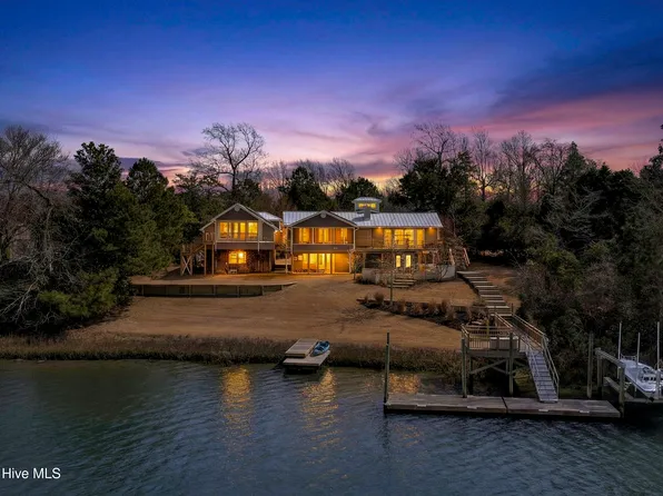 108 Deer Cove Road, Hampstead, NC 28443