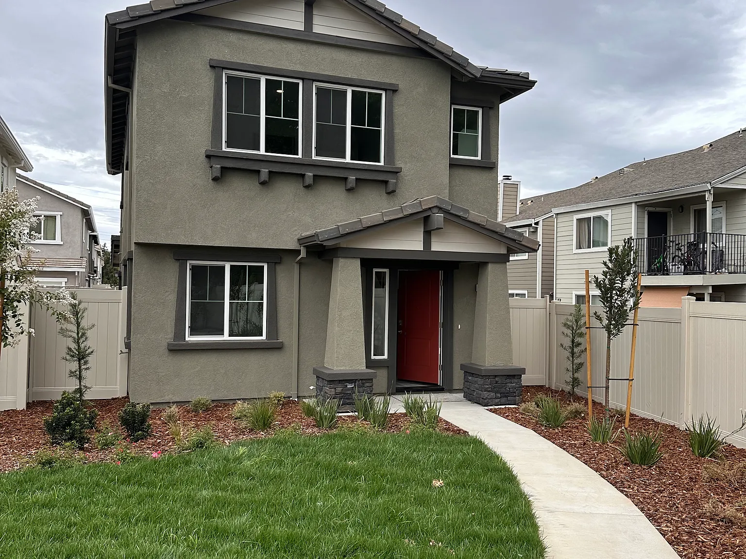 3 bed, 1296 sqft, $3,000 — Photo 1