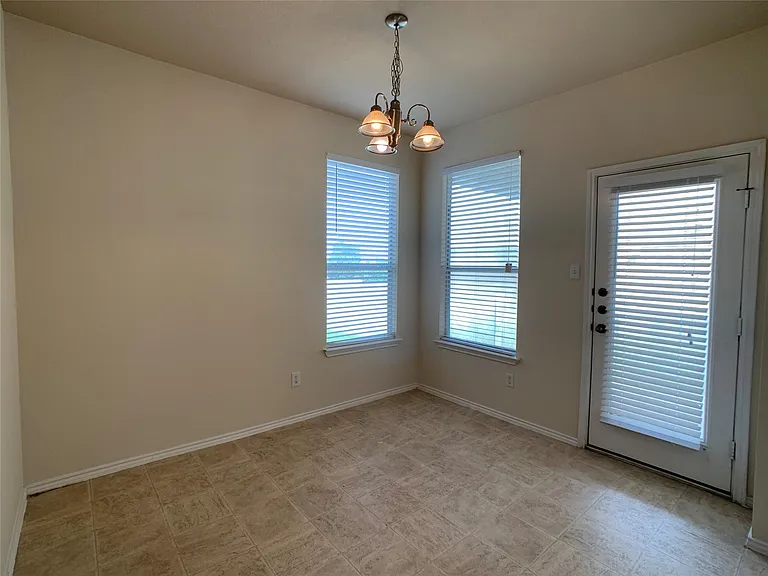 104 Lava Bed Dr — Photo 5