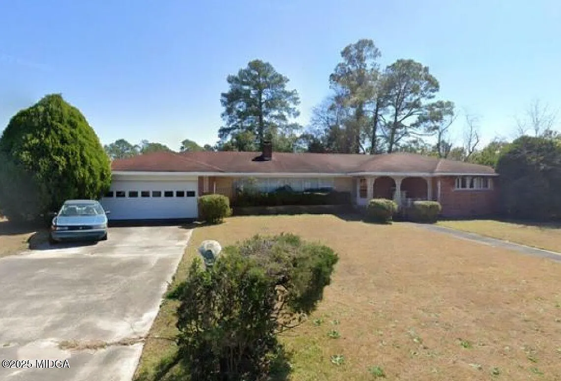 3145 Pasadena Dr photo 1