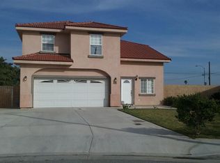 7871 Apple Ln, Fontana, CA 92336