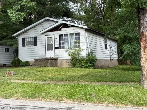 465 S Diamond St, Ravenna, OH 44266