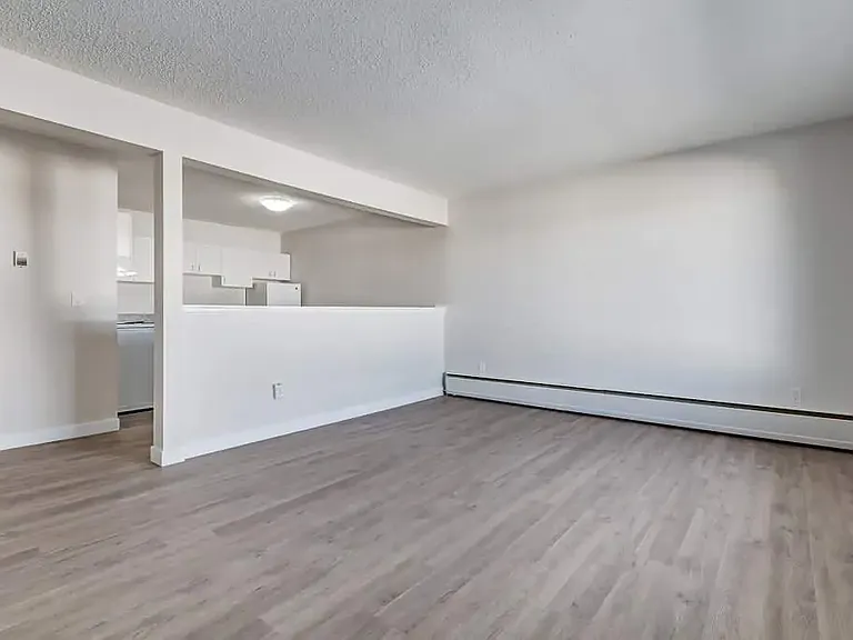 331 N Broad St — Photo 12