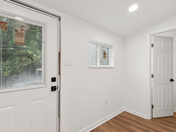 Mudroom/ Powder Room