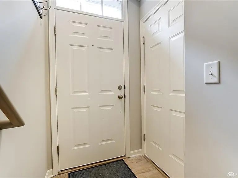 230 Keelboat Ct — Photo 2