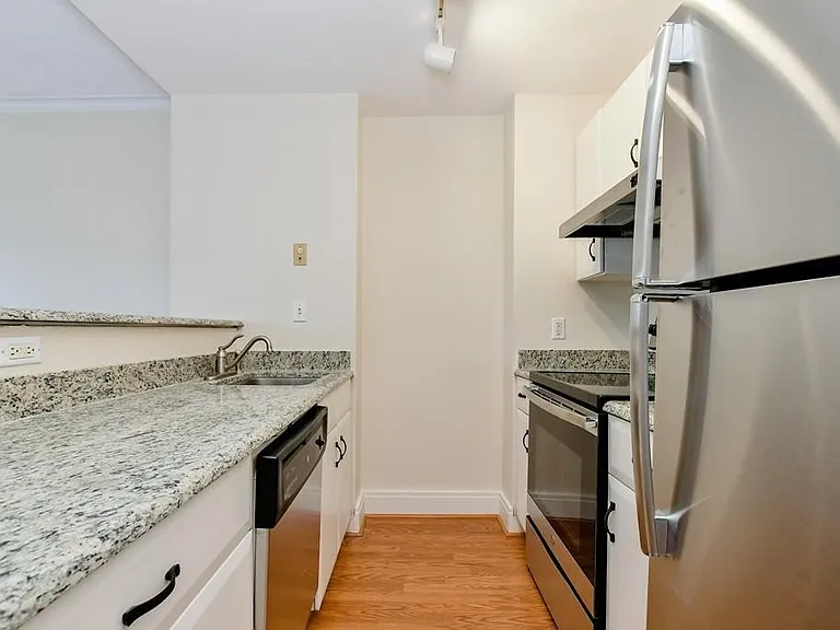 534 Beacon St #502 — Photo 2