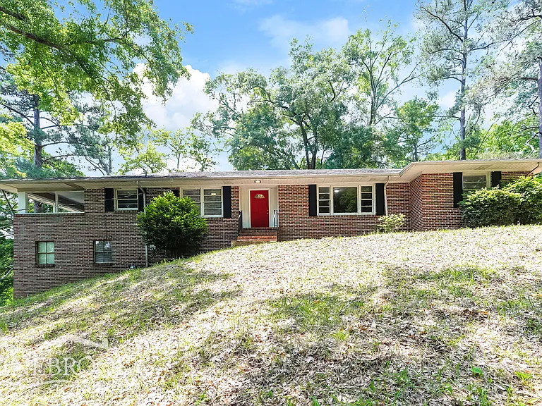 145 Grainger Dr — Photo 1