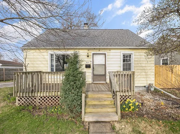 913 Willow St, Mishawaka, IN 46545