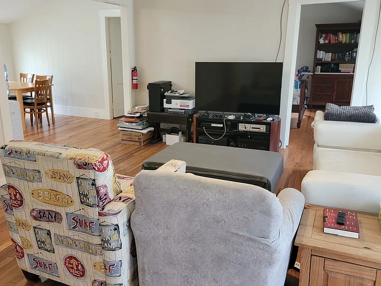242 Main St #B — Photo 1