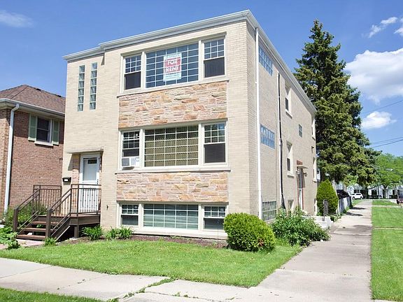 3rd image of 6333 N Odell Ave #1