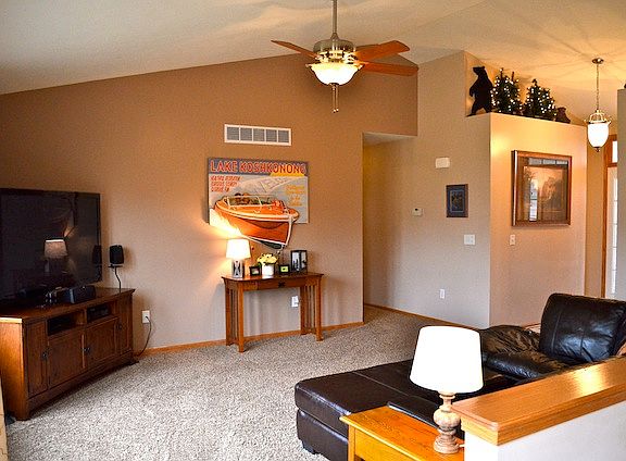 3rd image of 1333 Savannah Woods Dr