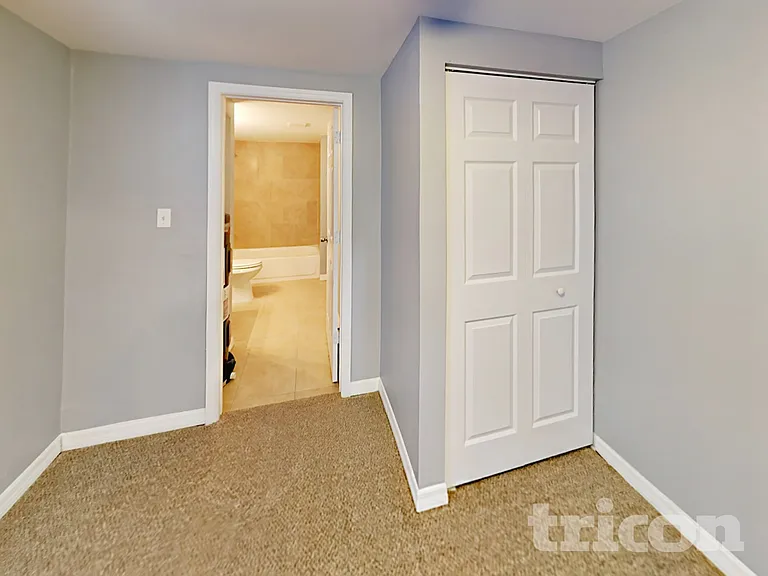 1117 N Saturn Ave — Photo 5