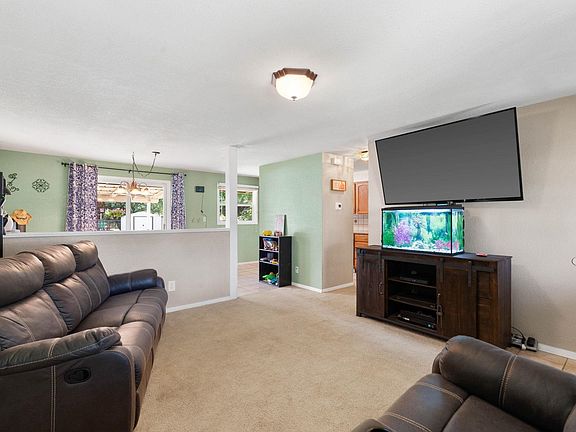 4th image of 13004 E Desmet Ave
