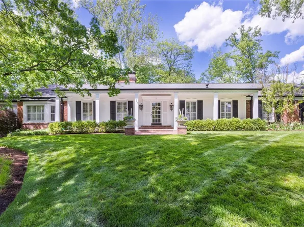 5 Warson Ln, Saint Louis, MO 63124