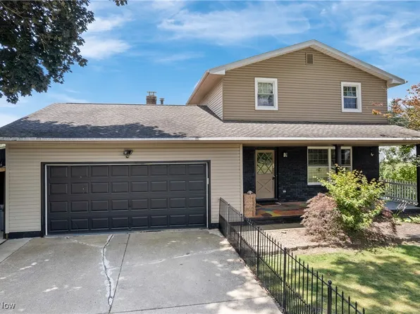 470 4th St NE, New Philadelphia, OH 44663