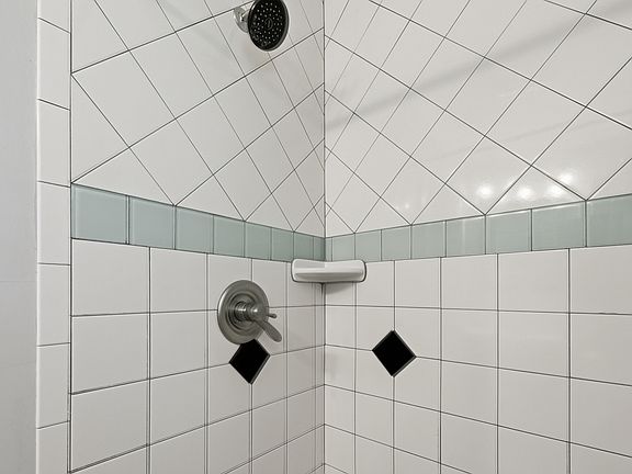 5th image of 6 Gabriel St #B
