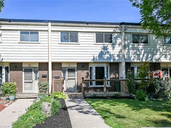 199 York Rd #2, Dundas, ON L9H 1M9