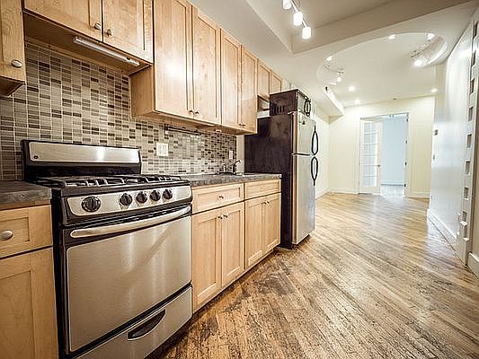 3rd image of 48 Wilson Ave #2F