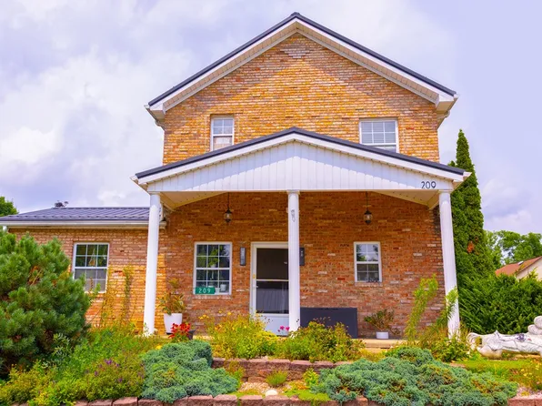 209 Henry St, Wampum, PA 16157