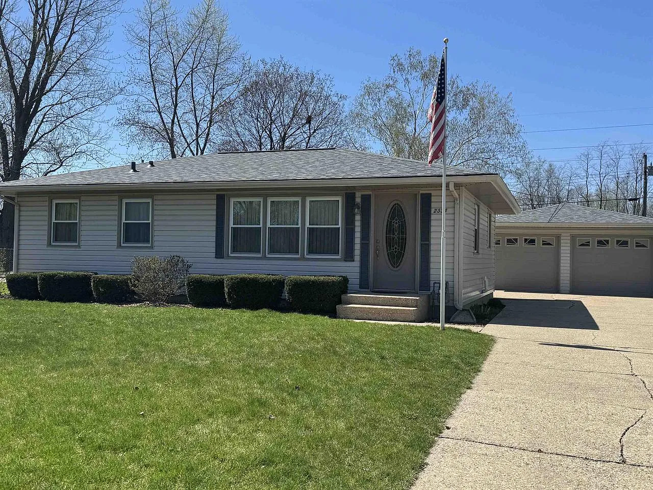 2334 Pioneer Drive photo 1