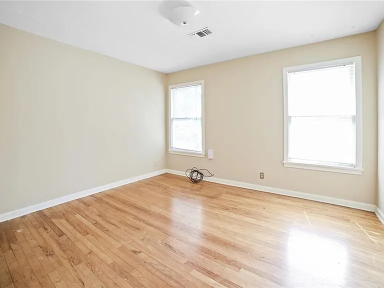 310 Franklin Blvd — Photo 14