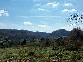 3rd image of 463 Midway Dr