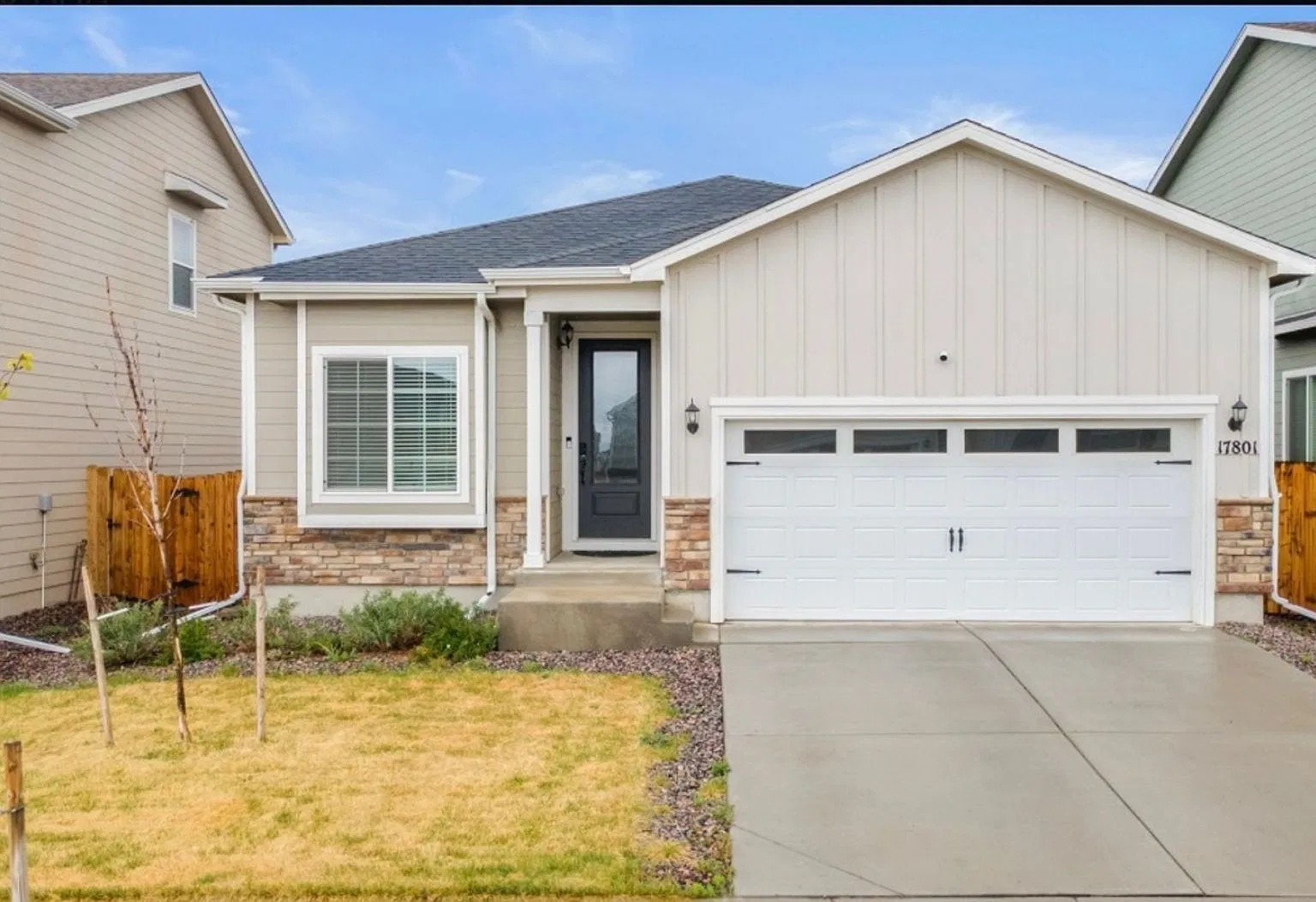 Charming 3br 2bath House In Commerce City — Photo 1