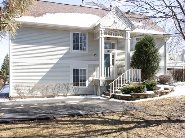 10 New Haven Dr, Cary, IL 60013