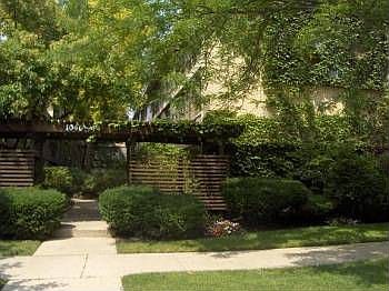 1st image of 1044 Ontario St APT 2B