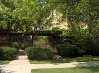 1044 Ontario St APT 2B, Oak Park, IL 60302