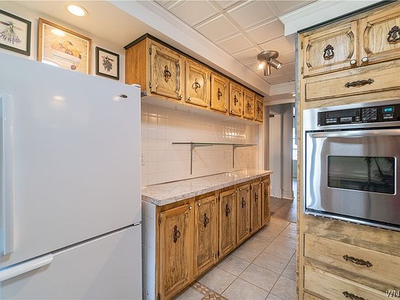 3rd image of 362 Parkdale Ave