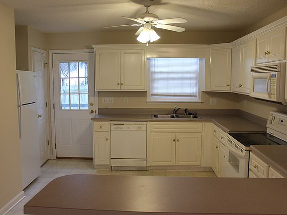 5th image of 709 Cherry Dr