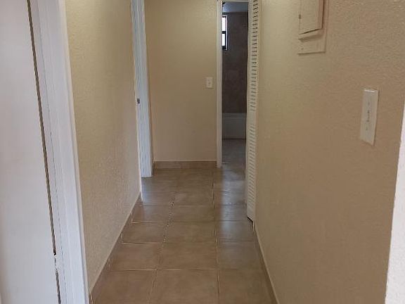 4th image of 16 Avenue Est