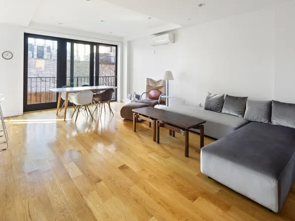 34 Conselyea Street image 3 of 6