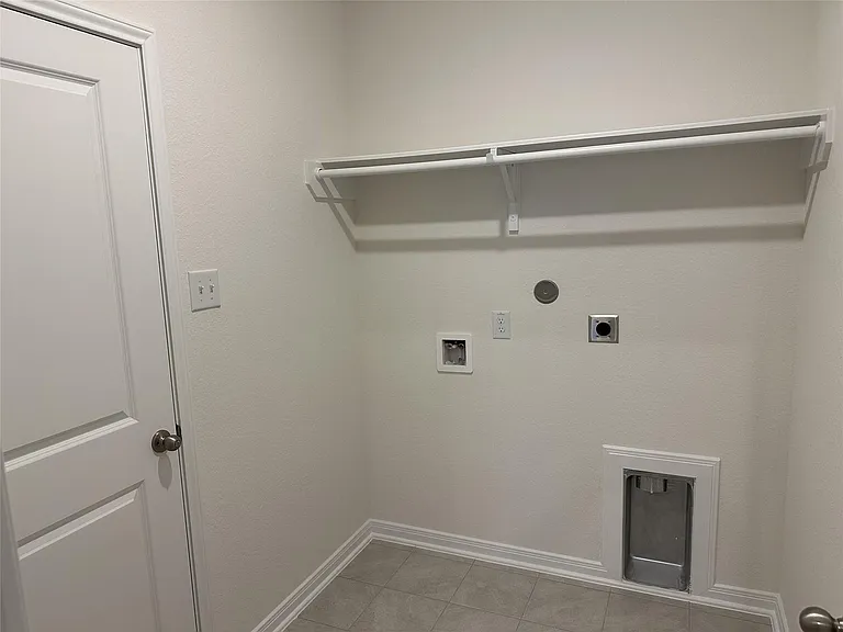 3019 Kastania Ln N — Photo 21