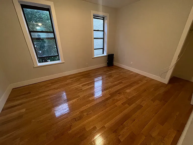 32-82 30th St #1B — Photo 4